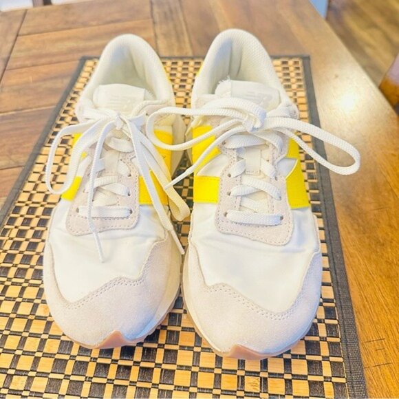New Balance 237 Casual Women's Sneakers Shoes White Yellow size 8 - Picture 4 of 9